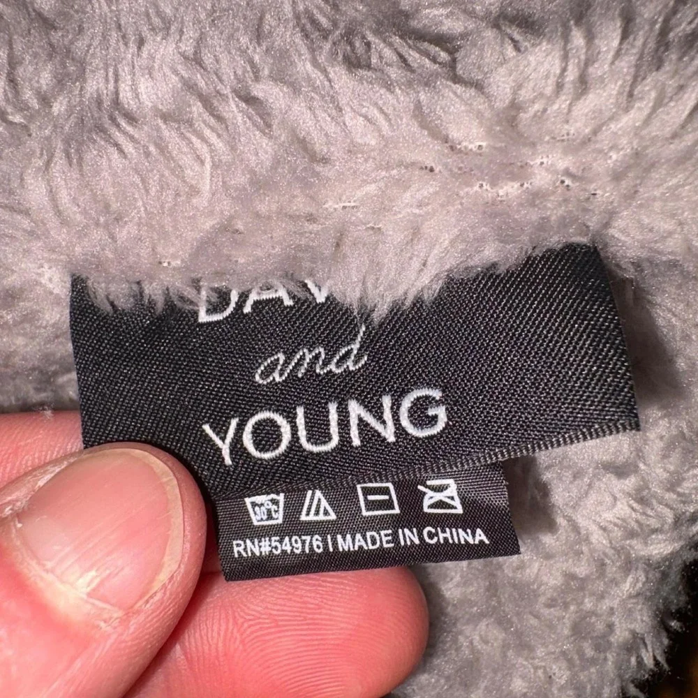 David and Young Gray Confetti Knit Beanie Faux Fur Lined Pom Pom Winter Hat